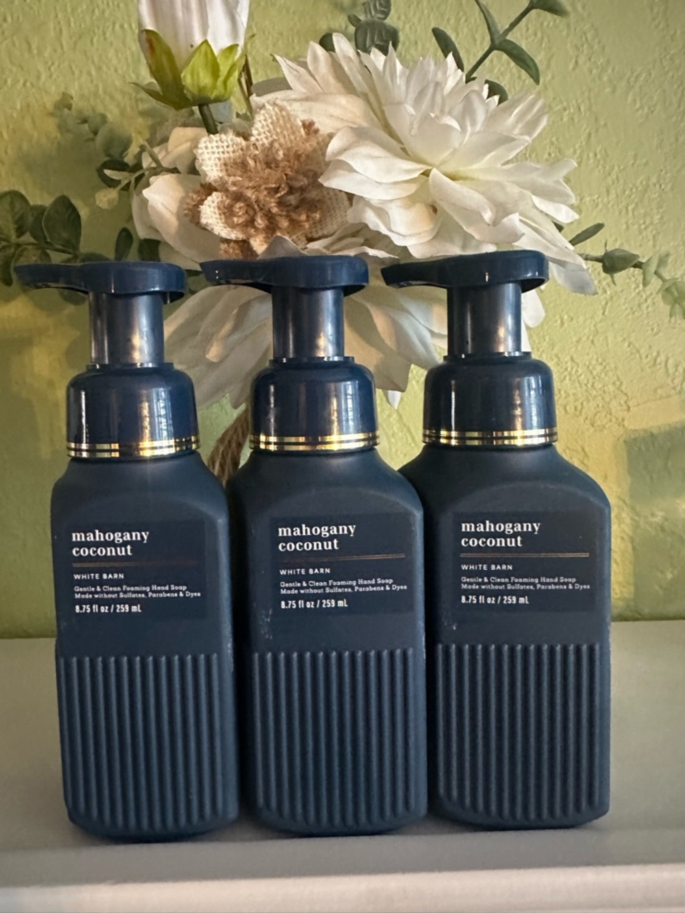 White Barn Mahogany Coconut Foaming Hand Soap - Navy with Gold Trim